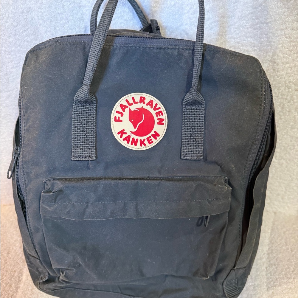 Fjallraven Kånken Charcoal Backpack